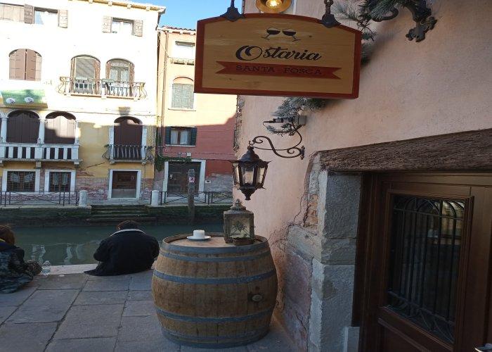 L’insegna dell’Ostaria Santa Fosca sul canale